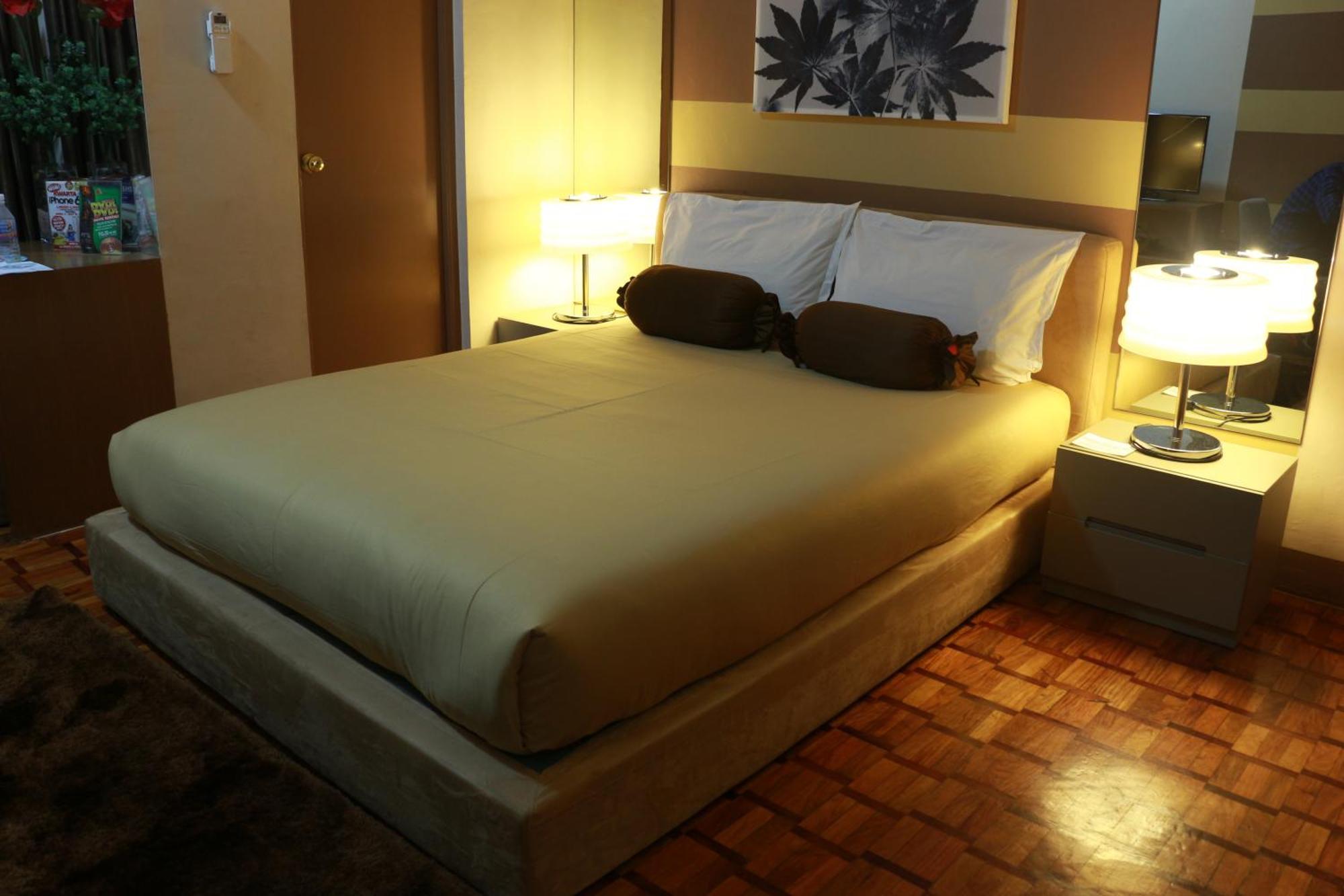 Prince Plaza II Condotel Makati City Exterior foto